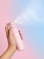 Сонцезахисний спрей для обличчя та тіла SPF 30 DARLING SCREEN-ME SPRAY SPF 30 150мл - Зображення 2
